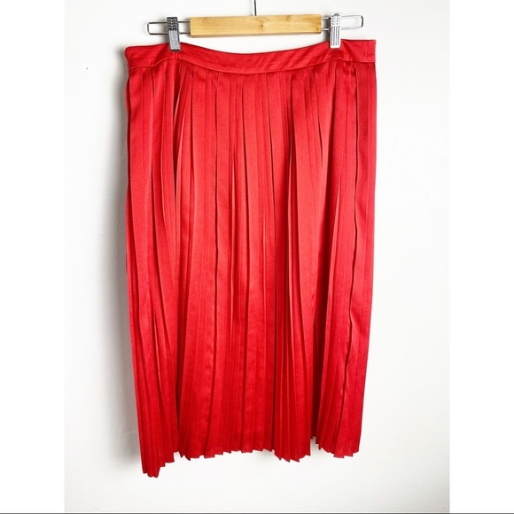 Banana Republic Pleated Midi Skirt in Red Flowing A-Line Silk Satin zip-up hip - Picture 7 of 9
